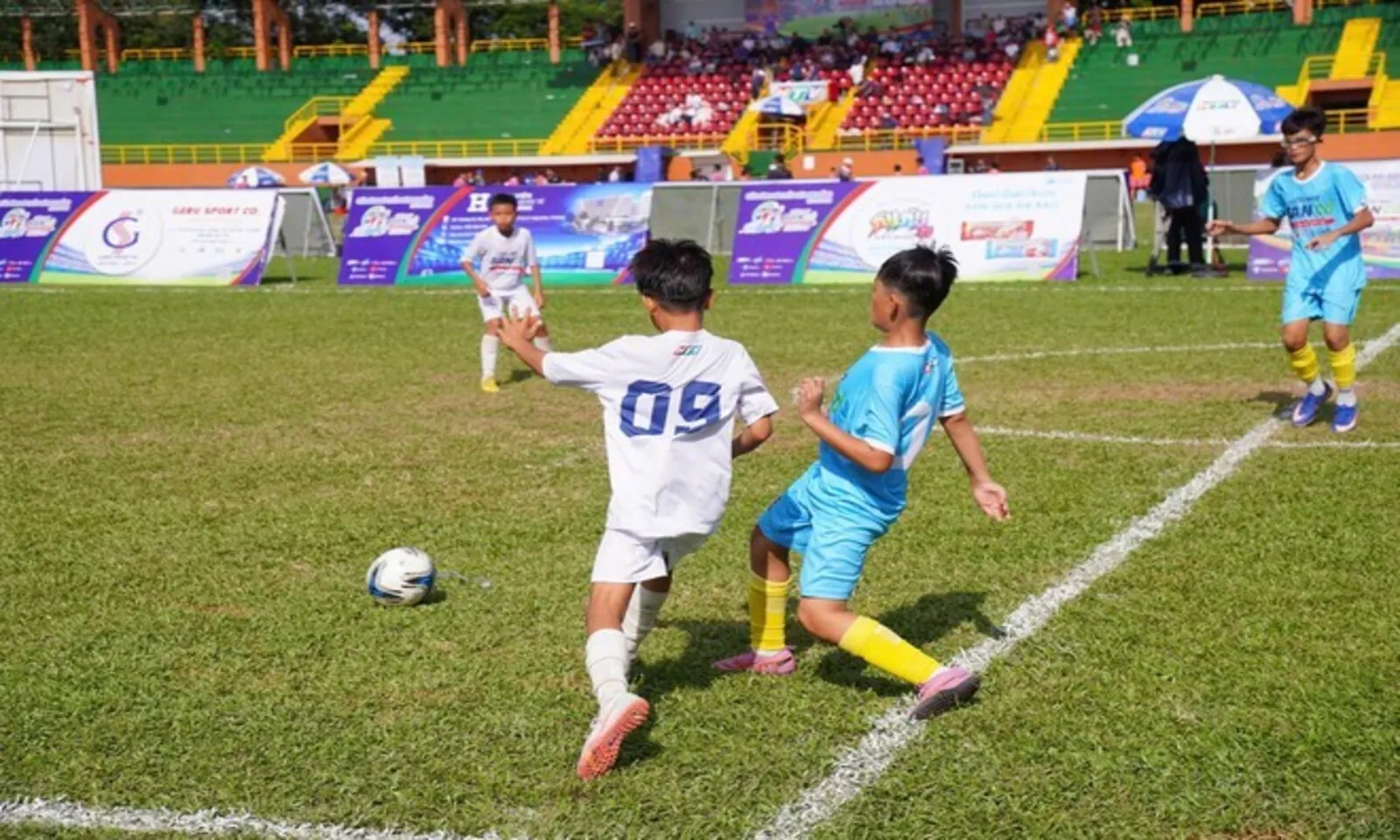Ước mơ sân cỏ Cup HTV 2026 khép lại đầy cảm xúc, gọi tên những nhà vô địch đầu tiên - Ảnh 10