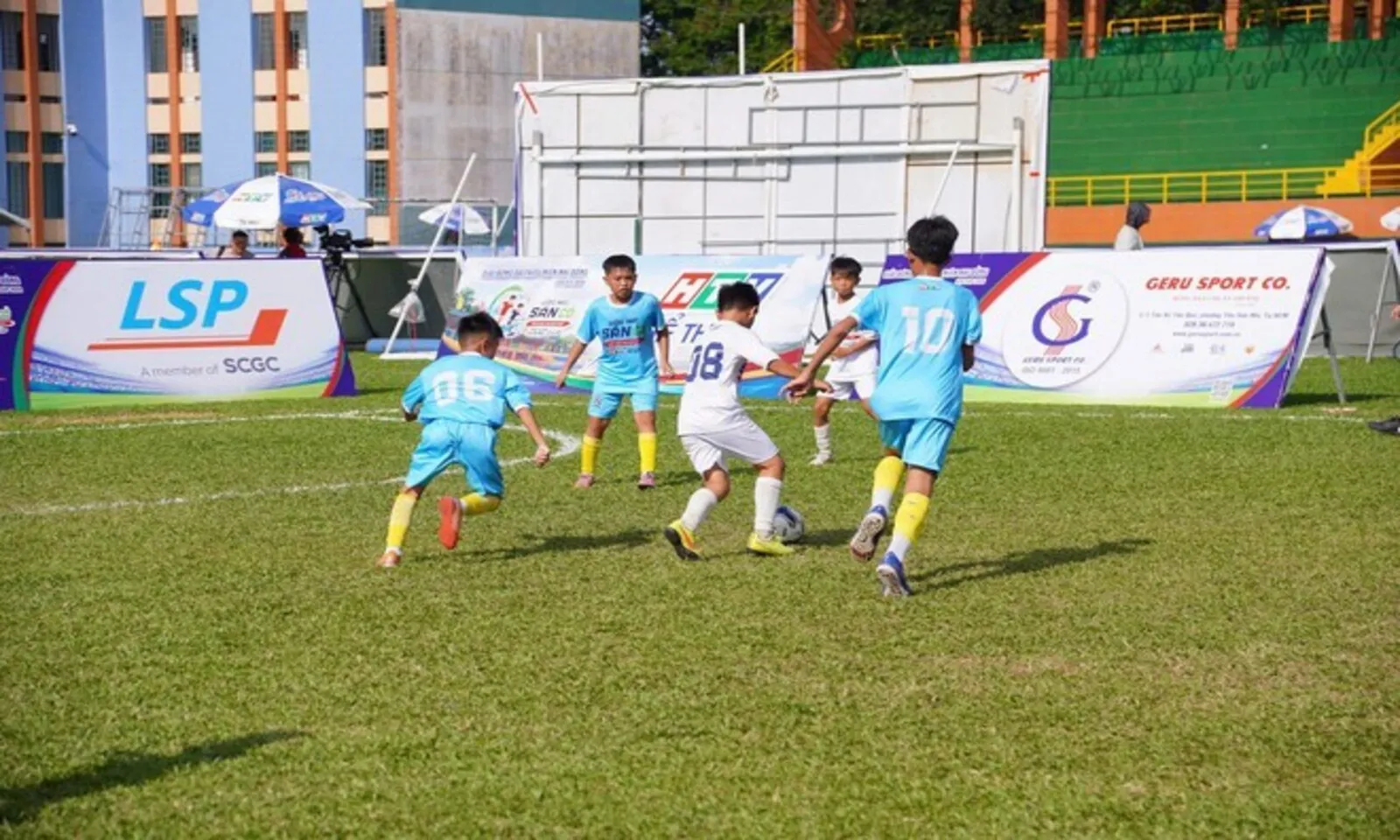 Ước mơ sân cỏ Cup HTV 2026 khép lại đầy cảm xúc, gọi tên những nhà vô địch đầu tiên - Ảnh 3