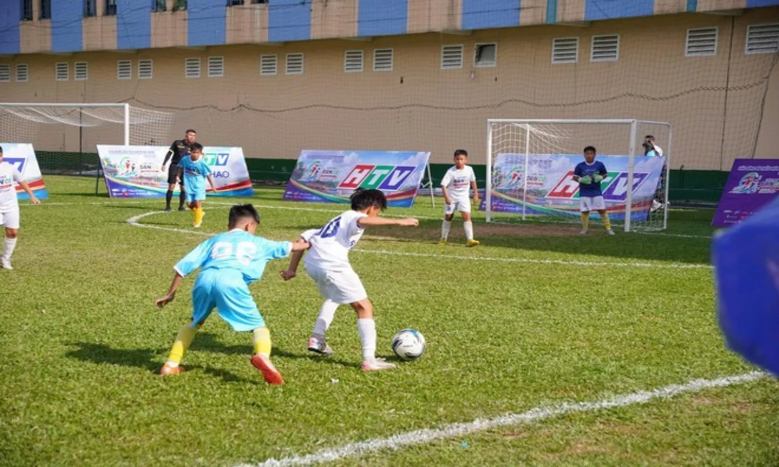 Ước mơ sân cỏ Cup HTV 2026 khép lại đầy cảm xúc, gọi tên những nhà vô địch đầu tiên - Ảnh 4