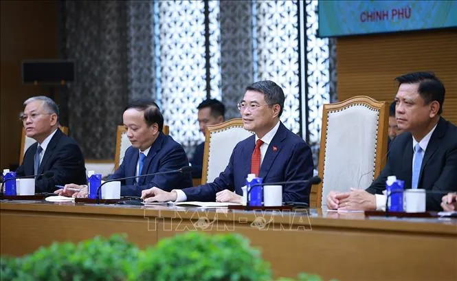 Thủ tướng Lê Minh Hưng phát biểu tại cuộc tiếp bà Jennifer Wicks, Đại sứ Hoa Kỳ tại Việt Nam (Ảnh: Dương Giang/TTXVN)