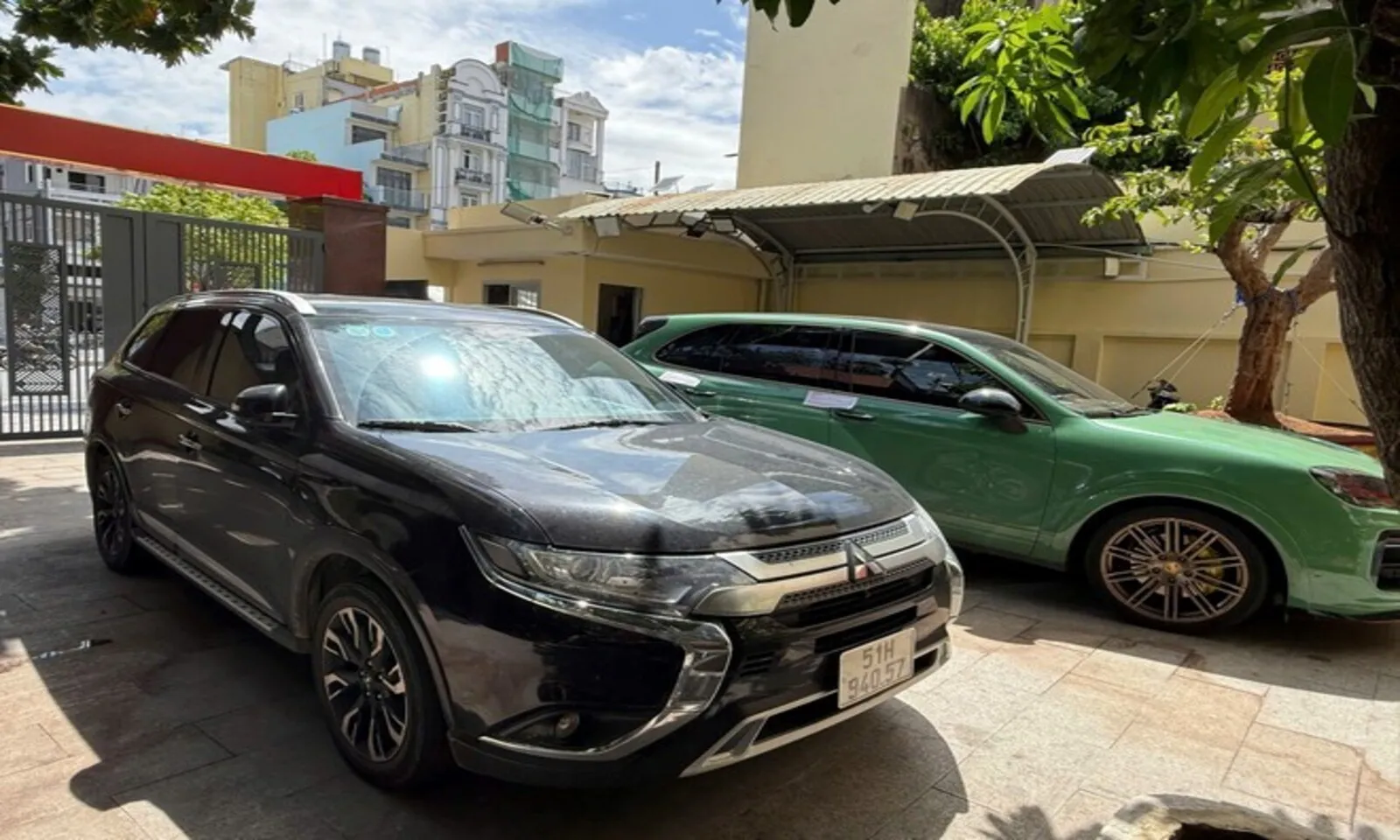 Bắt khẩn cấp 2 tài xế gây náo loạn giao lộ trung tâm TP. Hồ Chí Minh - Ảnh 2