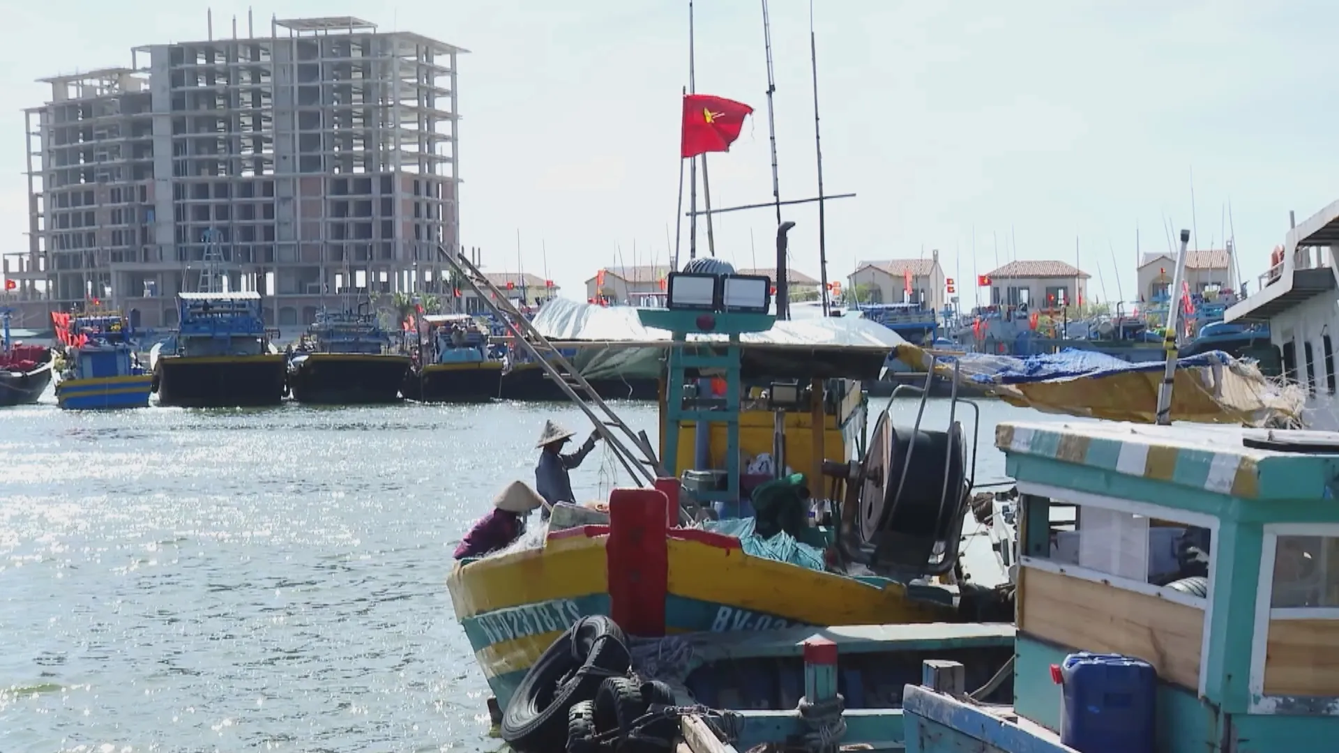 Chủ động gia cố khu neo động, sẵn sàng ứng phò mùa mưa bão - Ảnh 2. Chủ động gia cố khu neo động, sẵn sàng ứng phò mùa mưa bão - Ảnh 2.