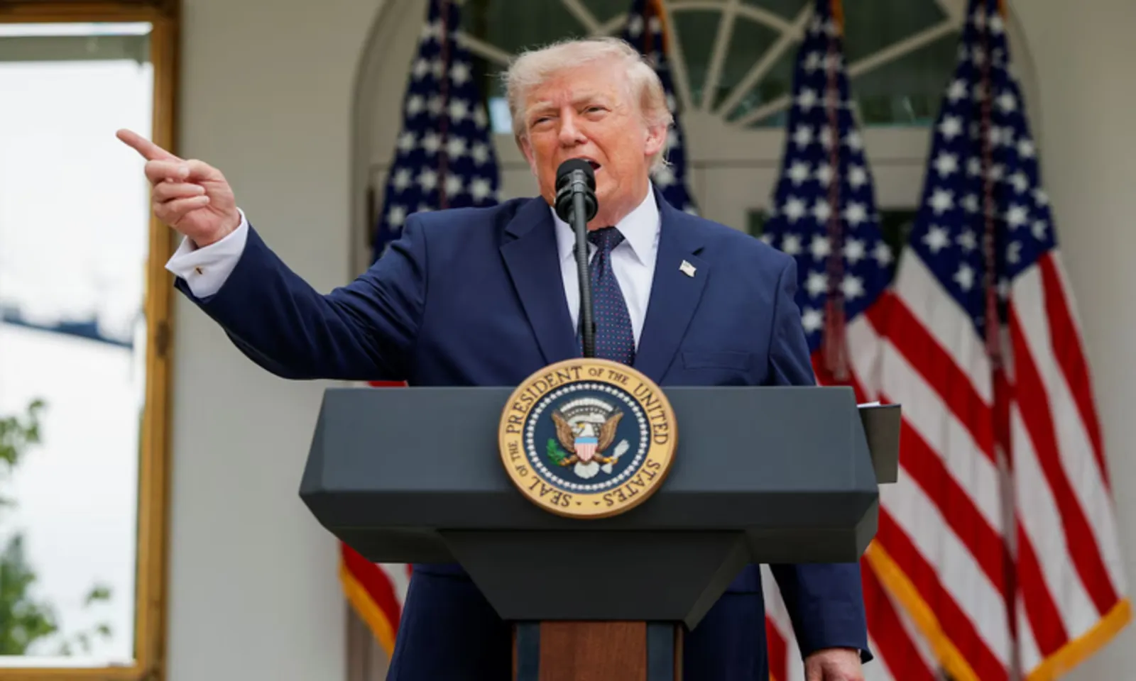 Ông Trump báo Quốc hội nối lại chiến dịch quân sự với Iran, muốn vùng Vịnh chia sẻ chi phí an ninh - Ảnh 1