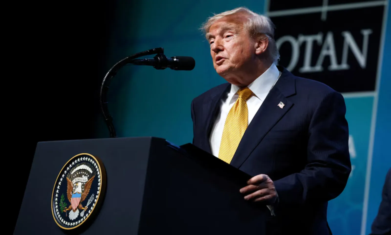 Ông Trump báo Quốc hội nối lại chiến dịch quân sự với Iran, muốn vùng Vịnh chia sẻ chi phí an ninh - Ảnh 2