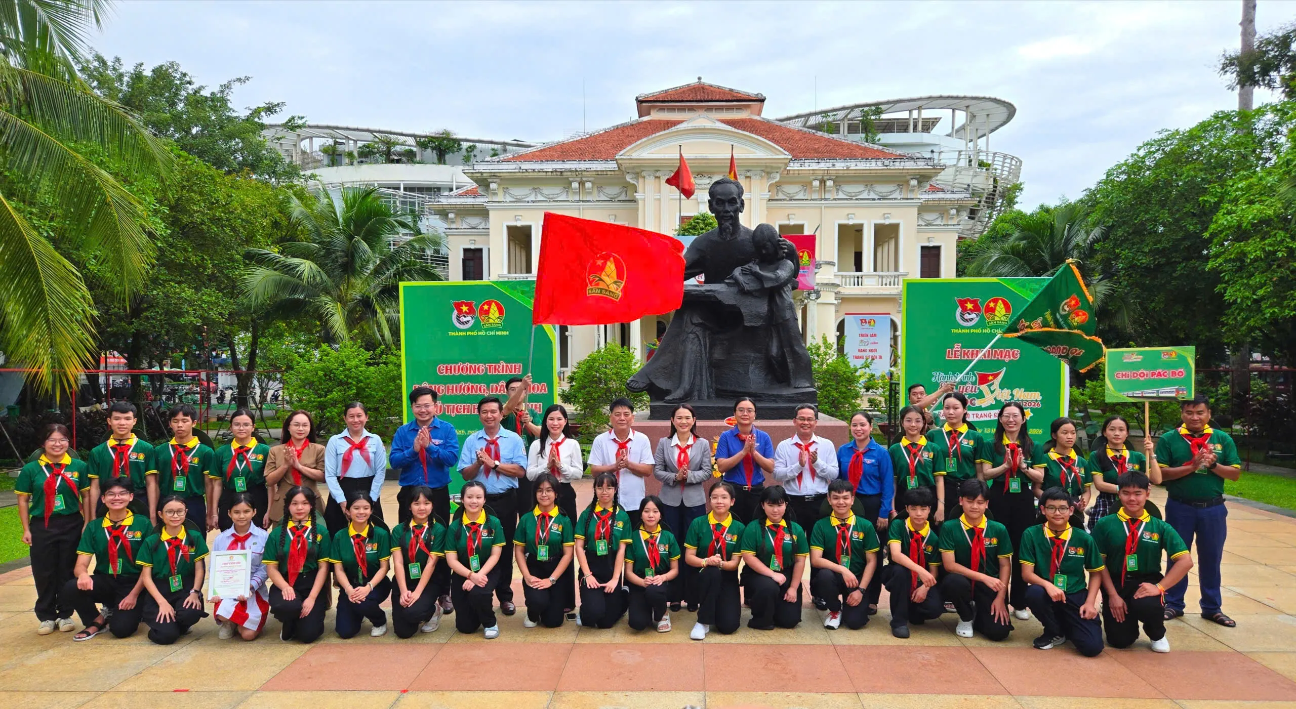 Toàn thể Chi đội 1 - Chi đội Pác Bó - Ảnh Bá Nam