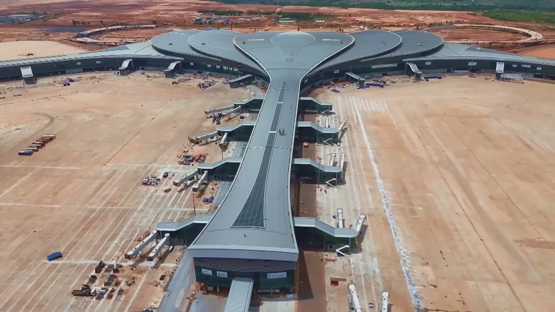 Sân bay Long Thành dự kiến khai thác từ tháng 12/2026- Ảnh 2. Sân bay Long Thành dự kiến khai thác từ tháng 12/2026- Ảnh 2.