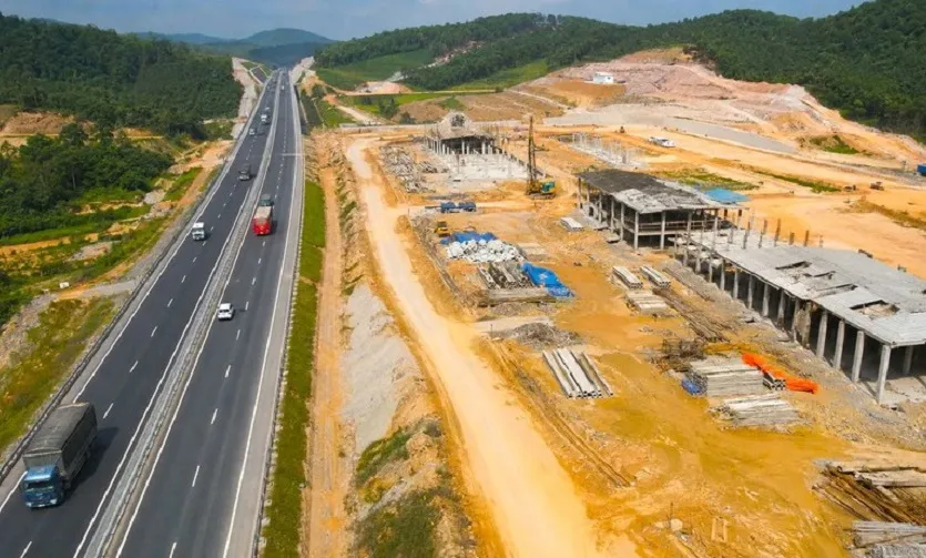 Bộ Xây dựng yêu cầu hoàn thành các trạm dừng nghỉ trên cao tốc Bắc - Nam trong năm 2026