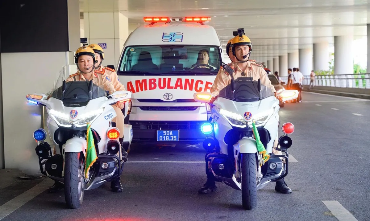 Trái tim vượt 1.700 km cứu bé trai 15 tuổi