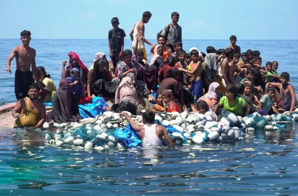 Chìm thuyền ngoài khơi Myanmar