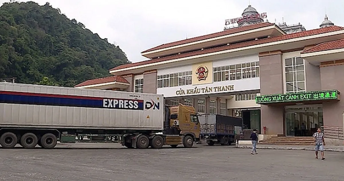 Xuất khẩu nông sản được ưu tiên, hải quan thông quan cả ngoài giờ