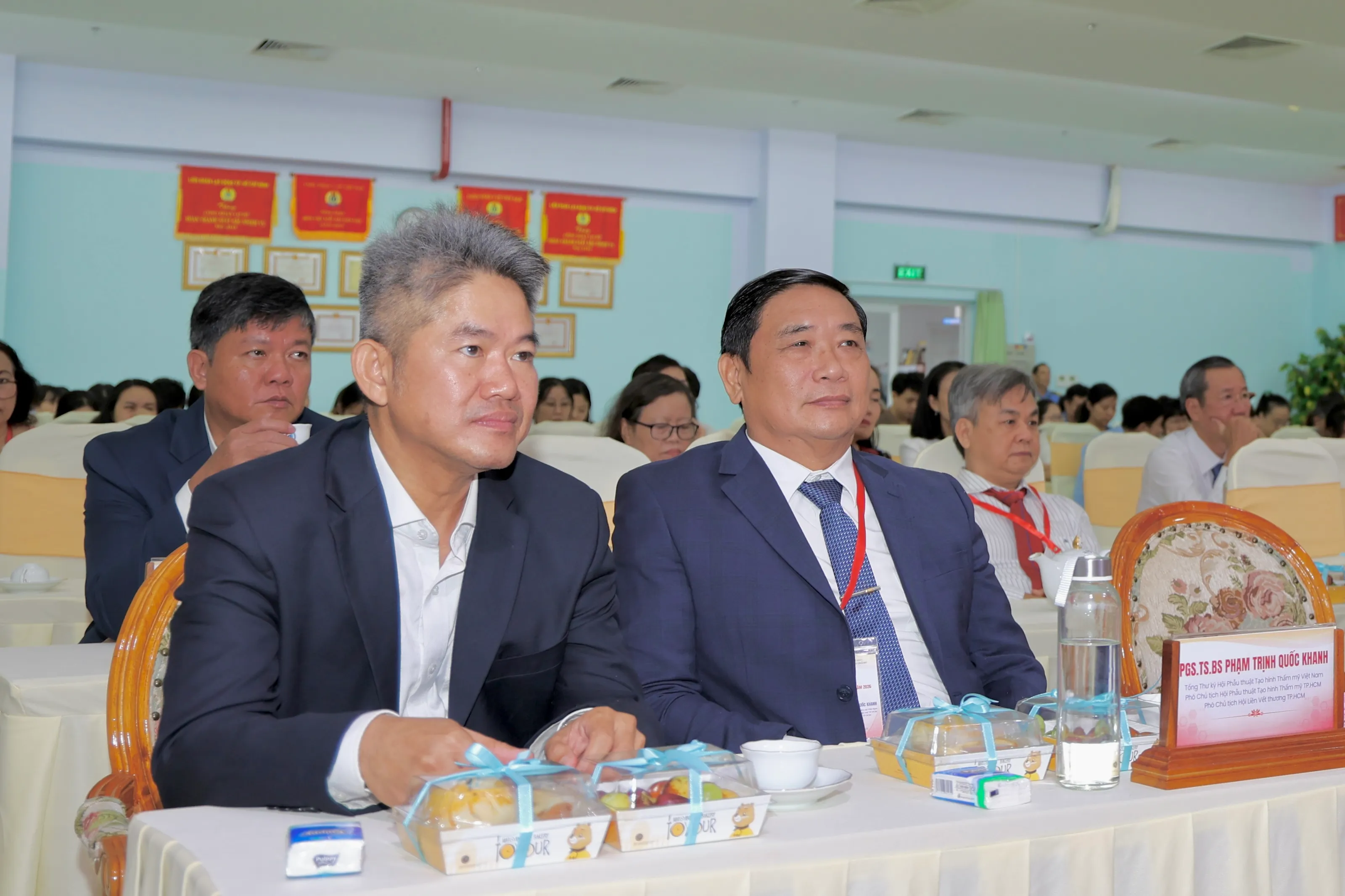 Các đại biểu dự hội nghị
