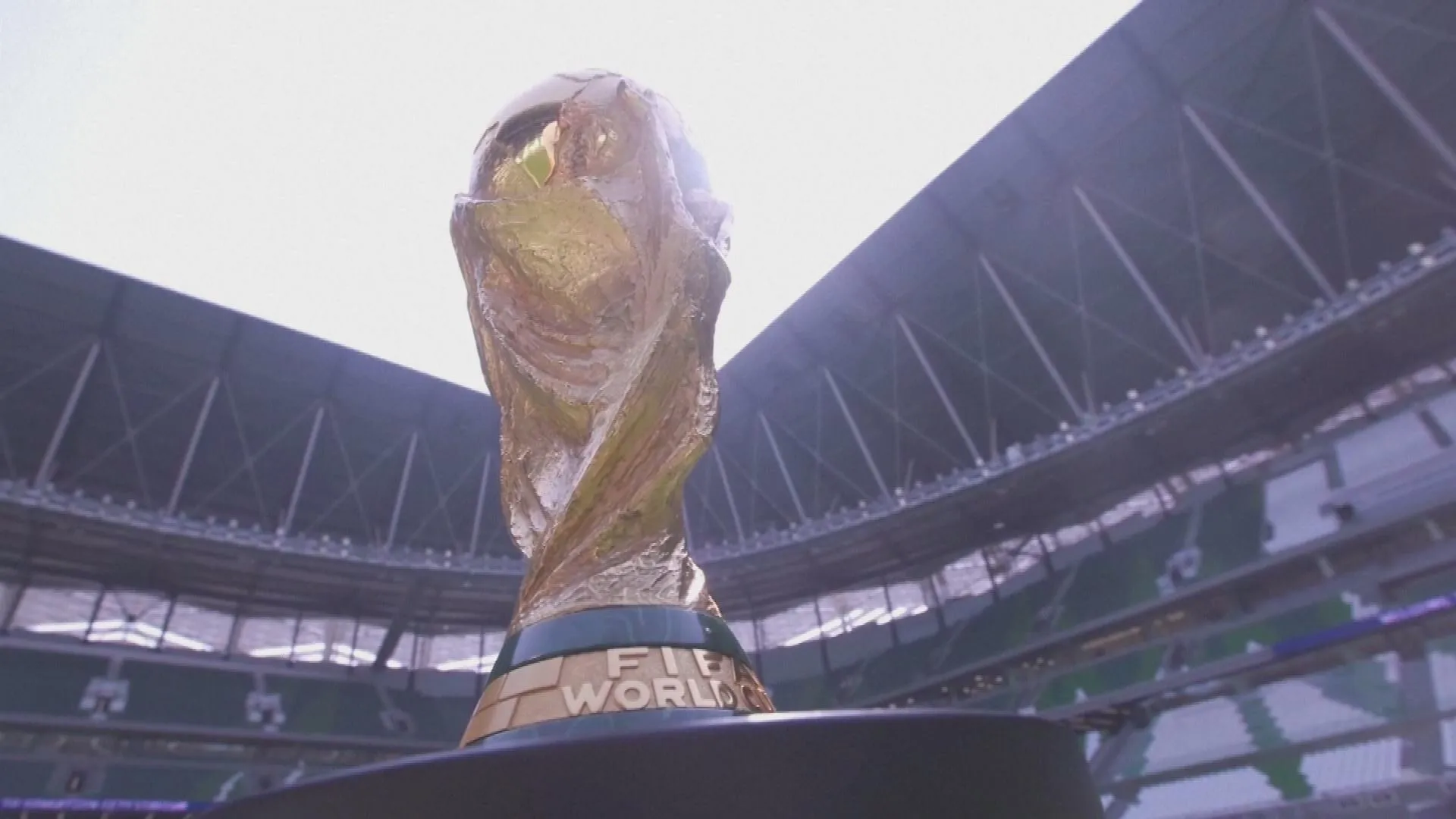 Câu chuyện đằng sau chiếc cúp vàng FIFA - Ảnh 1.