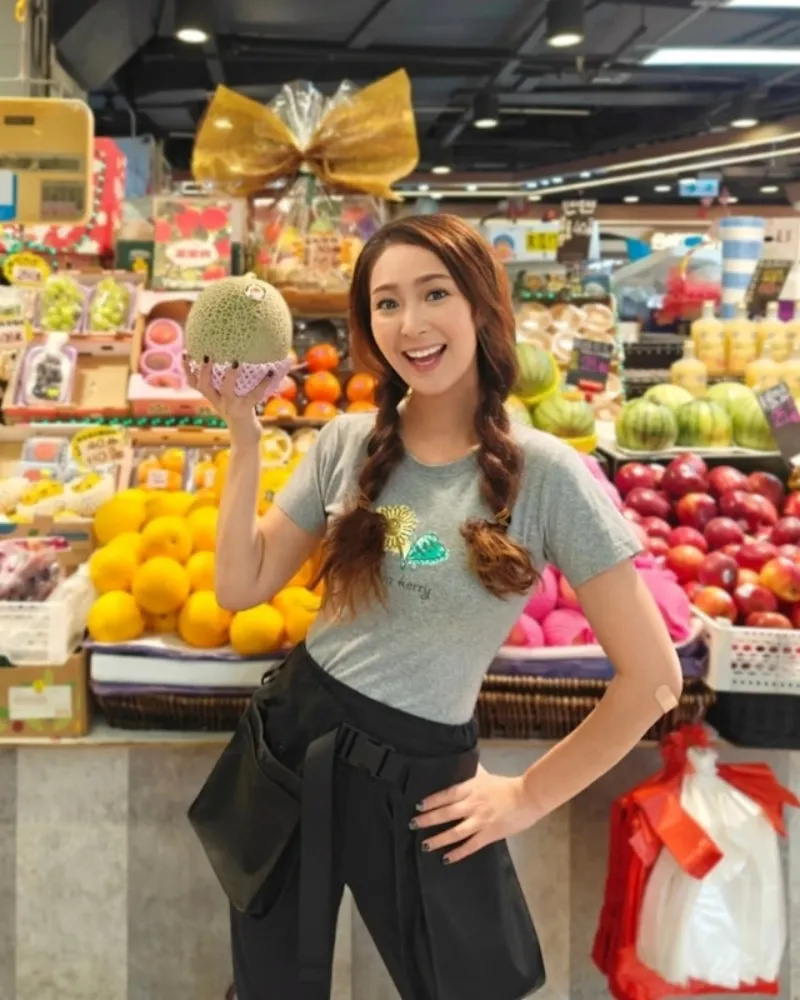 voh-bi-sa-thai-dot-ngot-sao-nu-tvb-bat-khoc-khi-lan-dau-livestream-tai-han-quoc-2