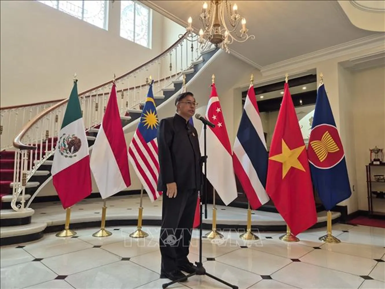 Đại sứ Thái Lan tại Mexico Rooge Thammongkol, Chủ tịch luân phiên Ủy ban ASEAN tại Mexico (ACMC) phát biểu tại sự kiện - Ảnh: TTXVN