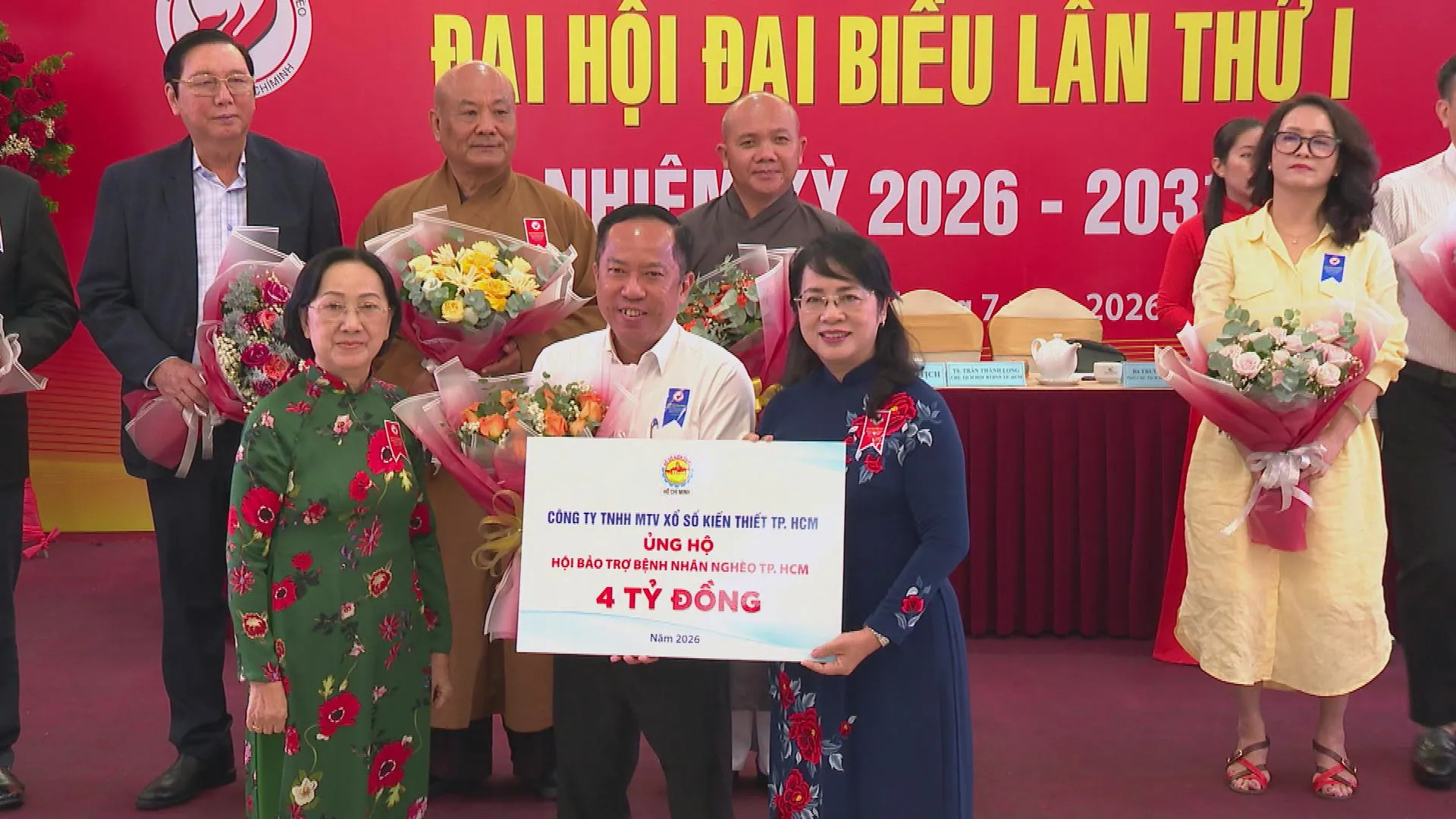 Đại hội cũng là dịp đón nhận những đóng góp để triển khai các chương trình hỗ trợ bệnh nhân nghèo và hoạt động an sinh xã hội trong nhiệm kỳ mới