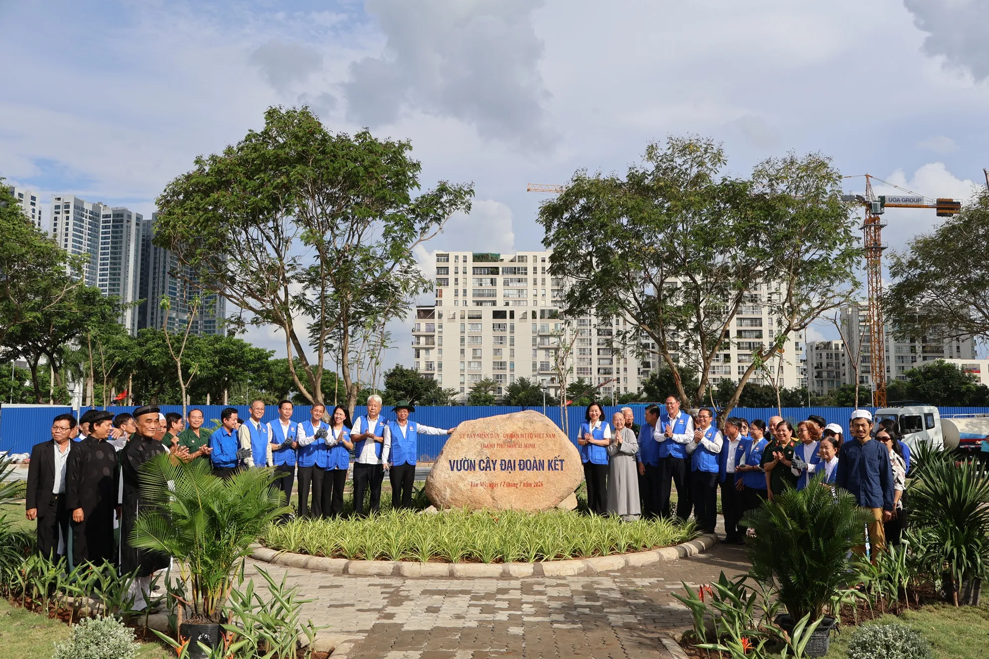 Khánh thành công trình Vườn cây Đại đoàn kết tại phường Tân Mỹ - Ảnh: Kim Anh.