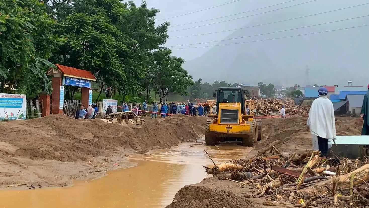 Tìm thấy thi thể 3 nạn nhân bị lũ cuốn ở Lai Châu - Ảnh 2.
