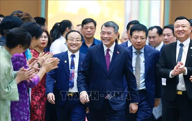 Thủ tướng Lê Minh Hưng đến dự Hội nghị Thường trực Chính phủ với cộng đồng doanh nghiệp (Ảnh: Dương Giang/TTXVN) Thủ tướng Lê Minh Hưng đến dự Hội nghị Thường trực Chính phủ với cộng đồng doanh nghiệp (Ảnh: Dương Giang/TTXVN)