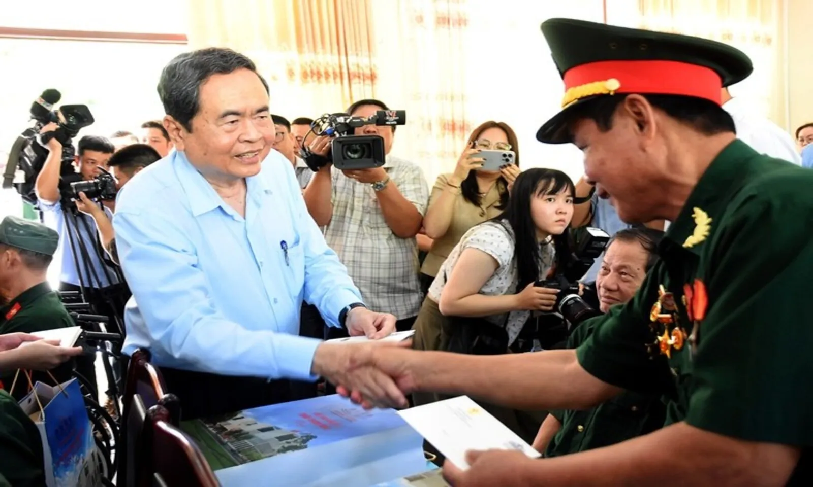 Chủ tịch Quốc hội Mở rộng chính sách ưu đãi người có công, triển khai từ năm 2027 - Ảnh 1