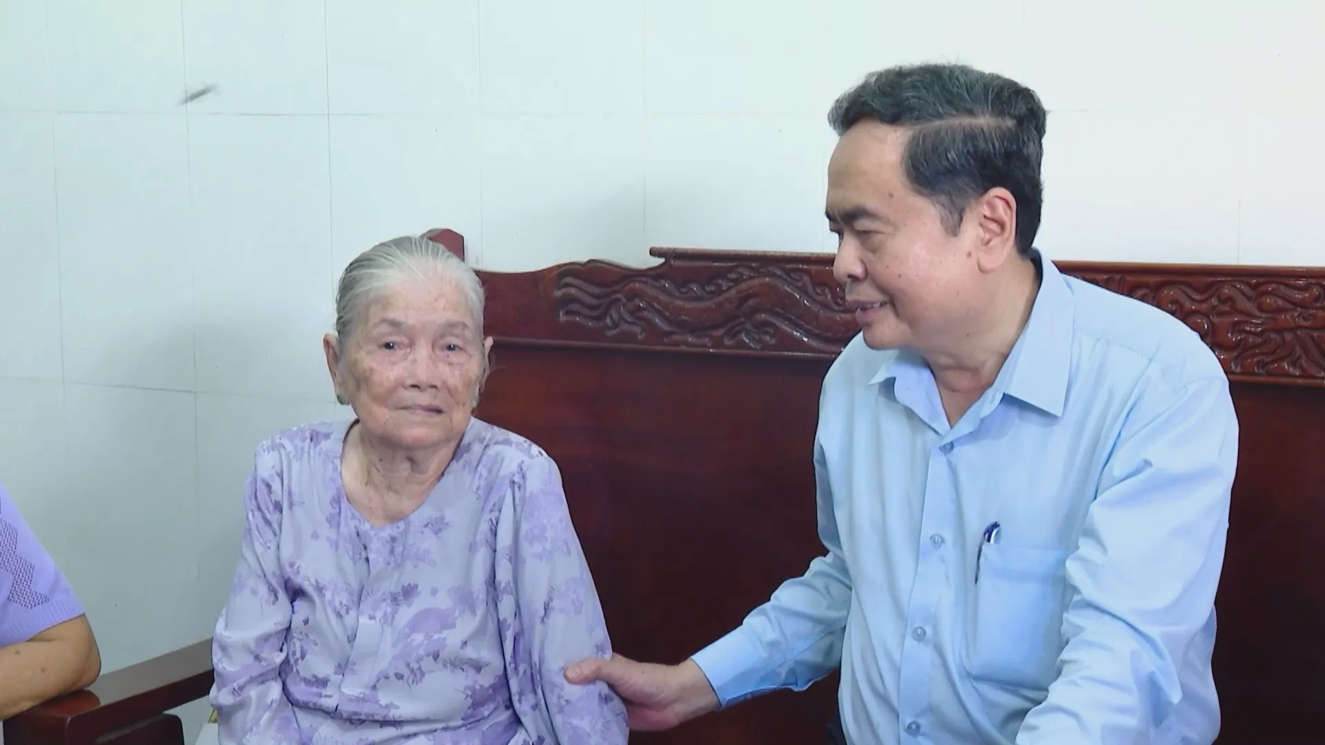 Chủ tịch Quốc hội Trần Thanh Mẫn ân cần thăm hỏi sức khỏe, đời sống các Mẹ