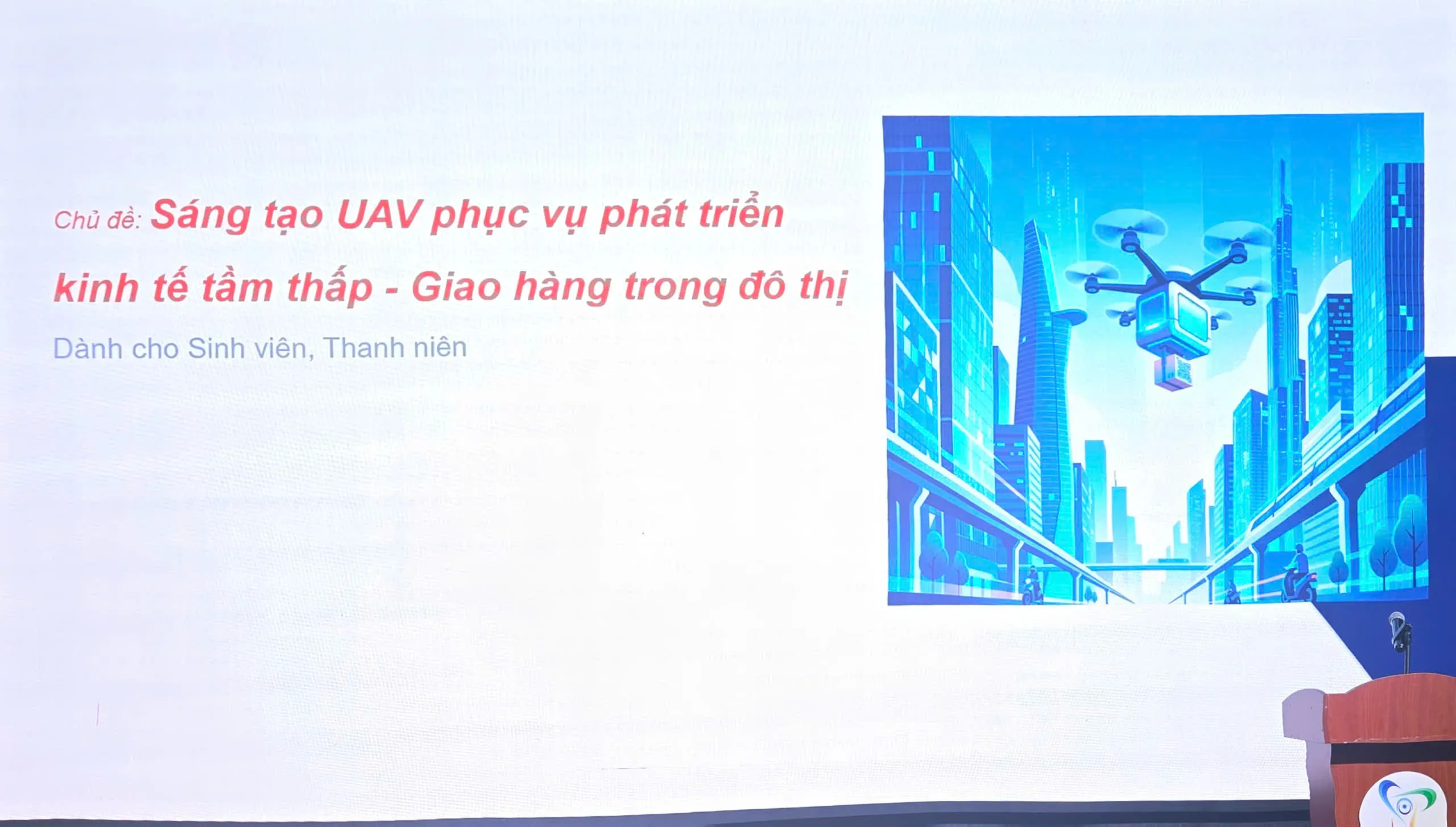 Bảng C dành cho sinh viên với chủ đề sáng tạo UAV phục vụ phát triển kinh tế tầm thấp - Giao hàng trong đô thị - Ảnh Bá Nam