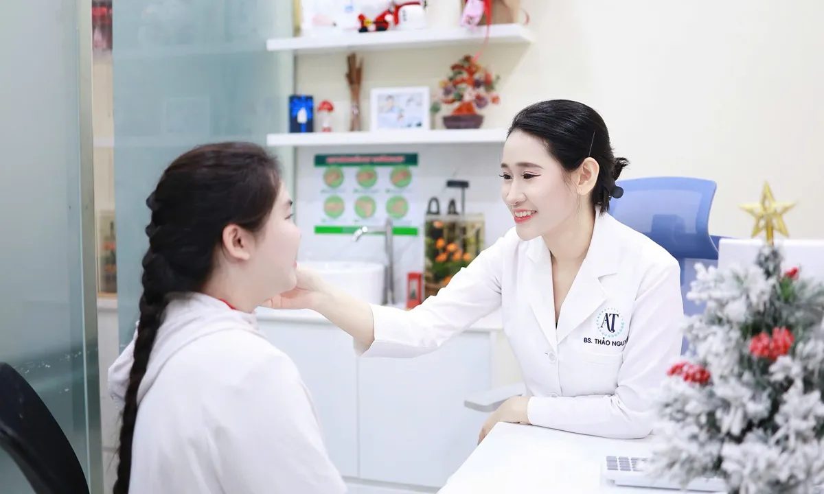 Mụn dai dẳng, cảnh báo bệnh phụ khoa
