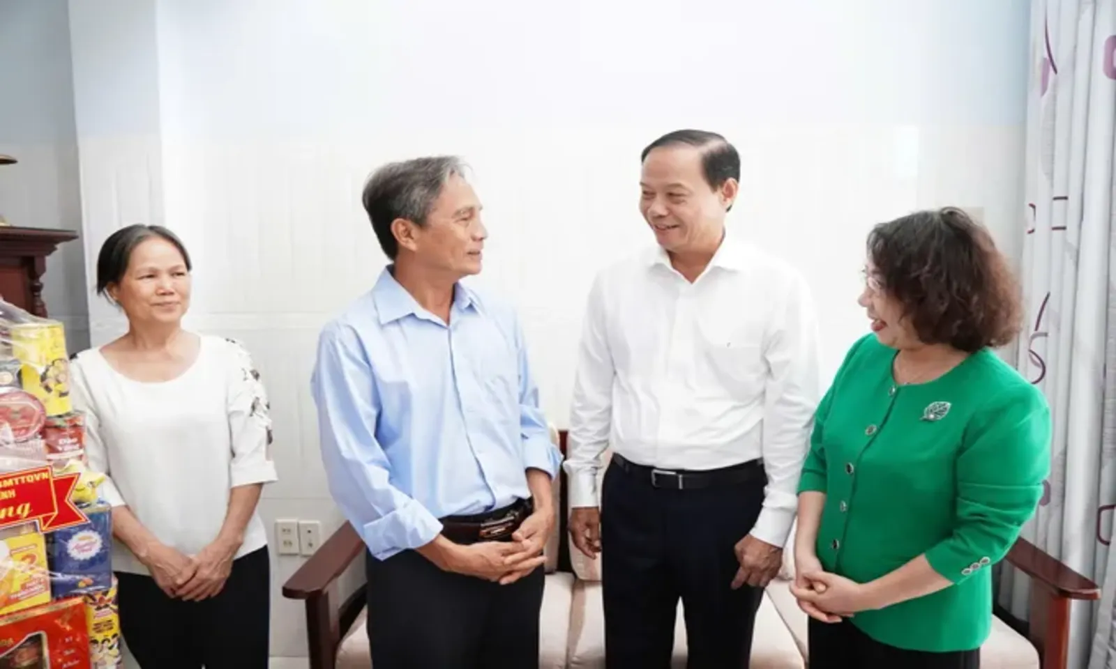 Lãnh đạo TPHCM thăm, tặng quà thương binh tiêu biểu nhân Ngày Thương binh - Liệt sĩ - Ảnh 3
