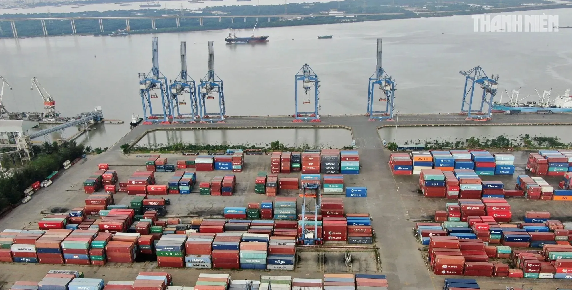 Toàn bộ công năng và lượng hàng của cảng Tân Thuận đang được điều hướng chuyển về Cảng Tân Cảng - Hiệp Phước (Nhà Bè) - Ảnh: Hoàng Quân - Thanh Niên