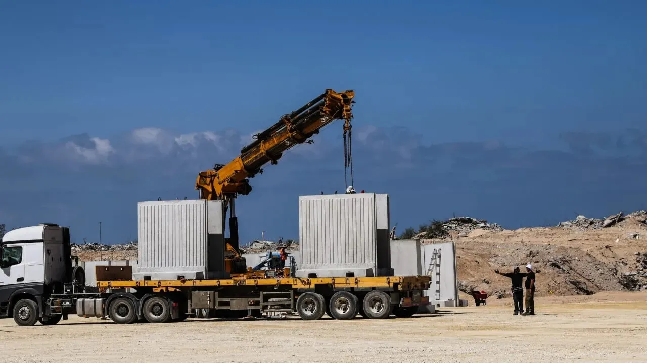 Israel xây dựng bức tường chia cắt Dải Gaza - Ảnh 2.