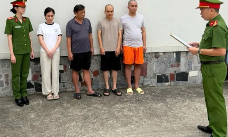 Khởi tố thêm 4 người trong đường dây buôn lậu hơn 3.400 viên kim cương