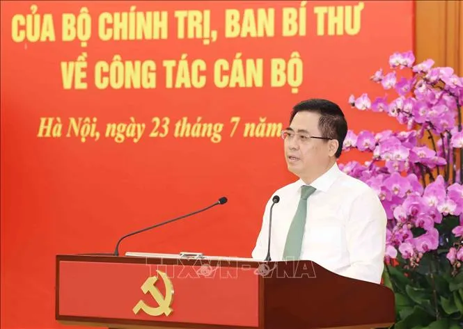 Đồng chí Nguyễn Hoàng Giang, Ủy viên Trung ương Đảng, Phó Trưởng Ban Chính sách, Chiến lược Trung ương phát biểu nhận nhiệm vụ. Ảnh: Phương Hoa/TTXVN