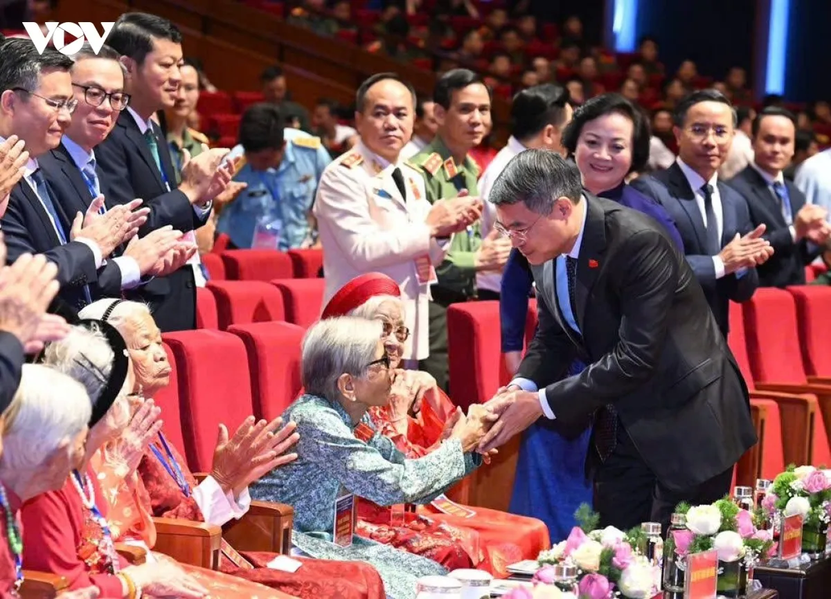 thu-tuong-du-hoi-nghi-tri-an-nguoi-co-cong-voi-cach-mang-2-2