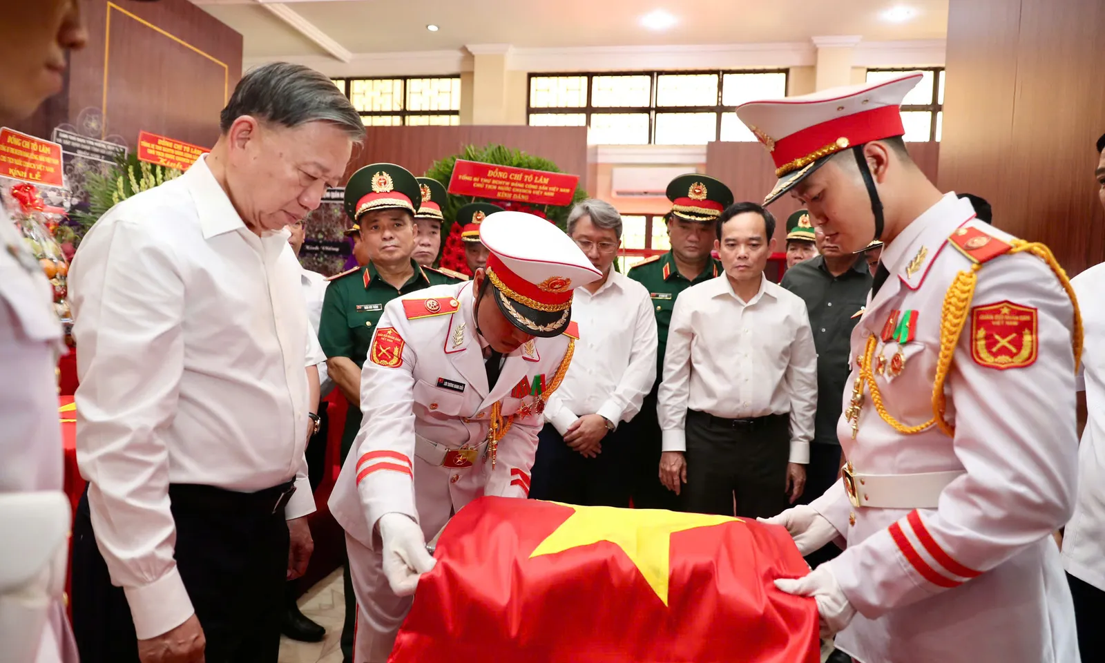 Tìm lại tên anh - Hành trình không ngơi nghỉ của lòng biết ơn