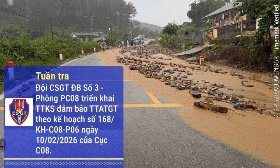 Mưa lớn chia cắt hai quốc lộ ở Lai Châu