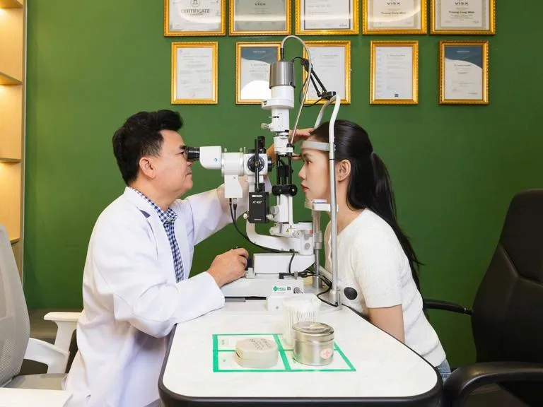 Nhiều phương pháp hiện đại giúp điều trị hiệu quả tật khúc xạ mắt