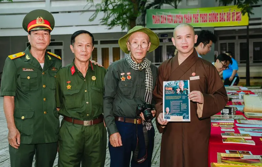 nha-suu-tap-chup-chung_20260727122801