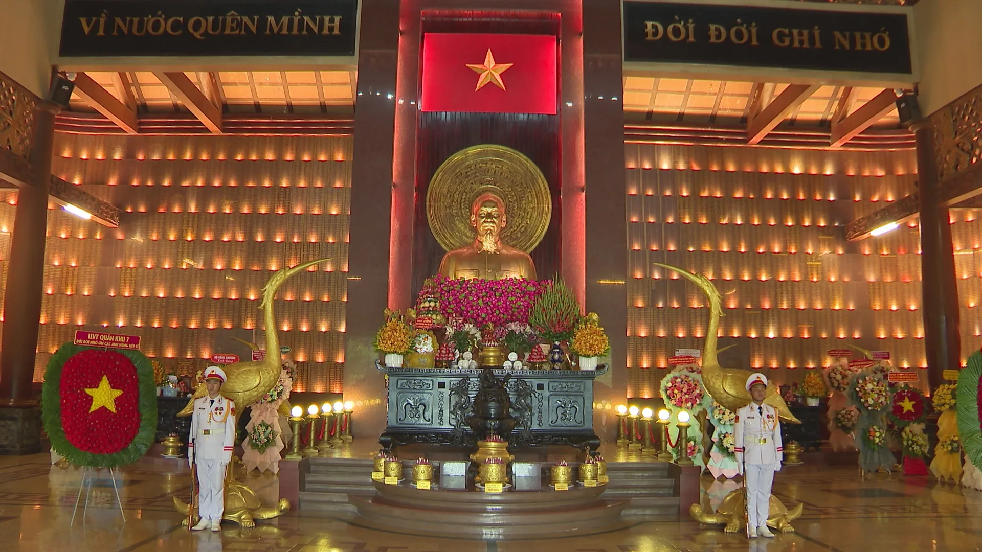 Lãnh đạo TP. Hồ Chí Minh tri ân các anh hùng liệt sĩ tại Củ Chi - Ảnh 2. Lãnh đạo TP. Hồ Chí Minh tri ân các anh hùng liệt sĩ tại Củ Chi - Ảnh 2.