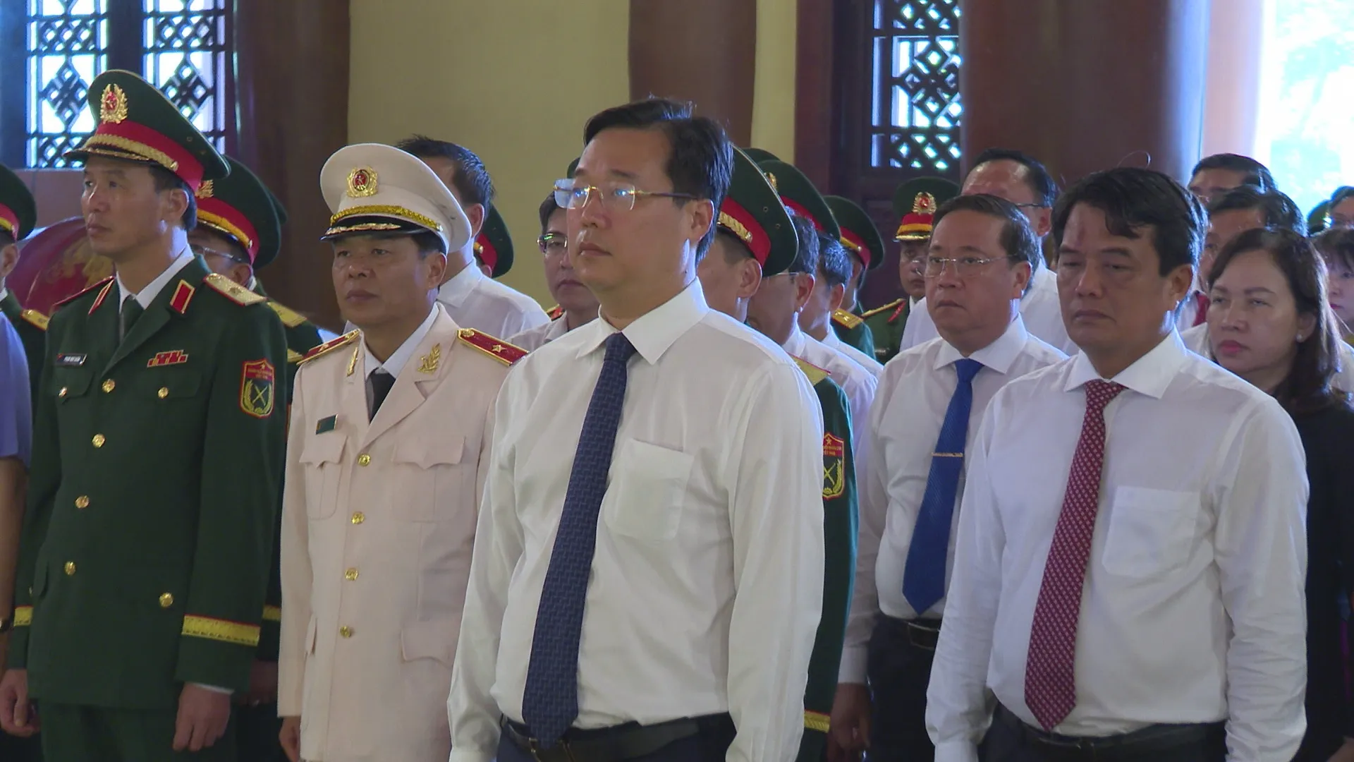 Lãnh đạo TP. Hồ Chí Minh tri ân các anh hùng liệt sĩ tại Củ Chi - Ảnh 3. Lãnh đạo TP. Hồ Chí Minh tri ân các anh hùng liệt sĩ tại Củ Chi - Ảnh 3.