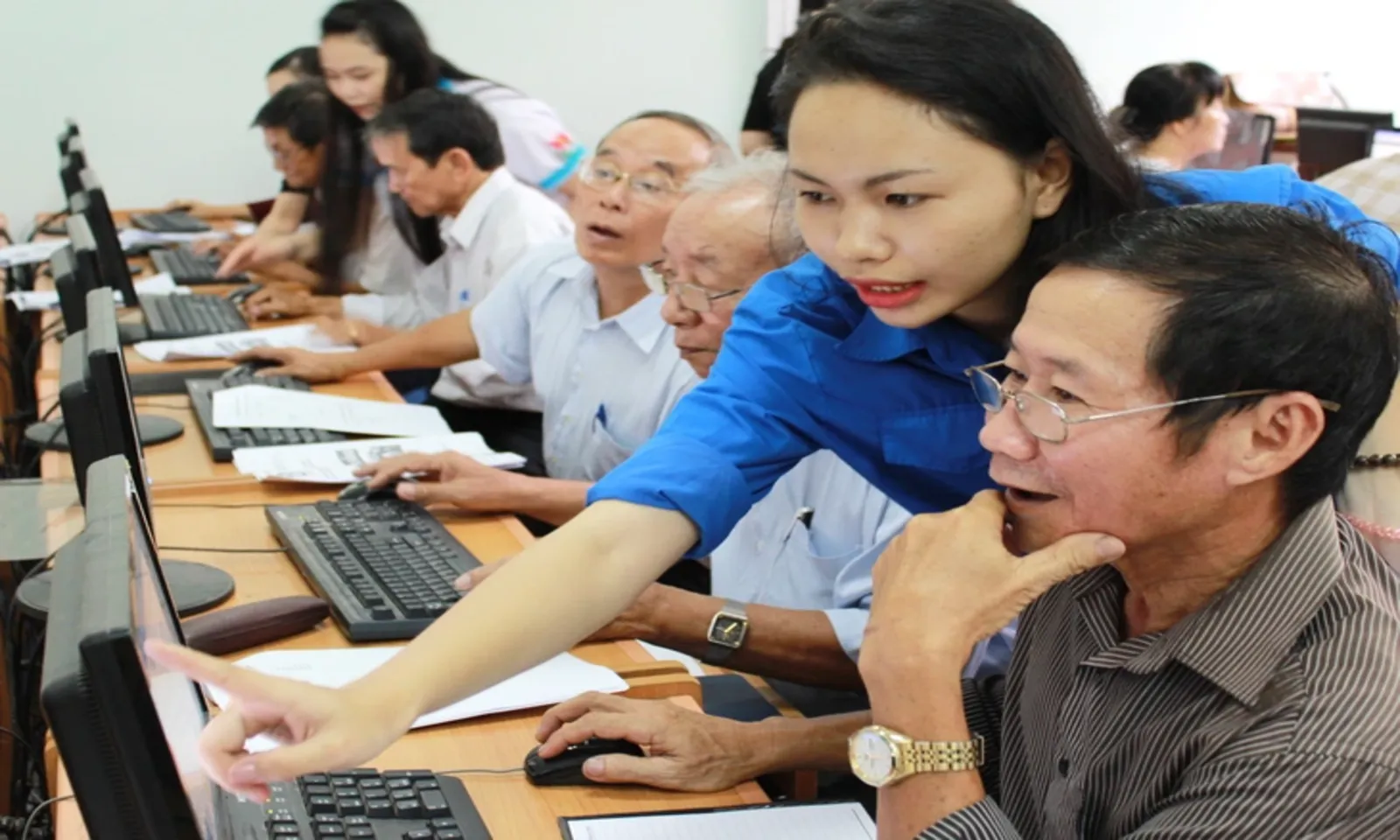 Bộ Y tế đề xuất hướng dẫn người từ 40 tuổi chuẩn bị cho tuổi già