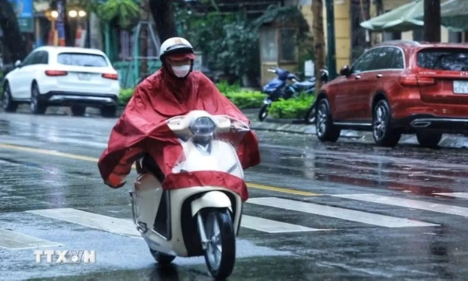Mưa lớn kéo dài, cảnh báo lũ quét, sạt lở đất ở nhiều khu vực của 7 tỉnh, thành - Ảnh 2