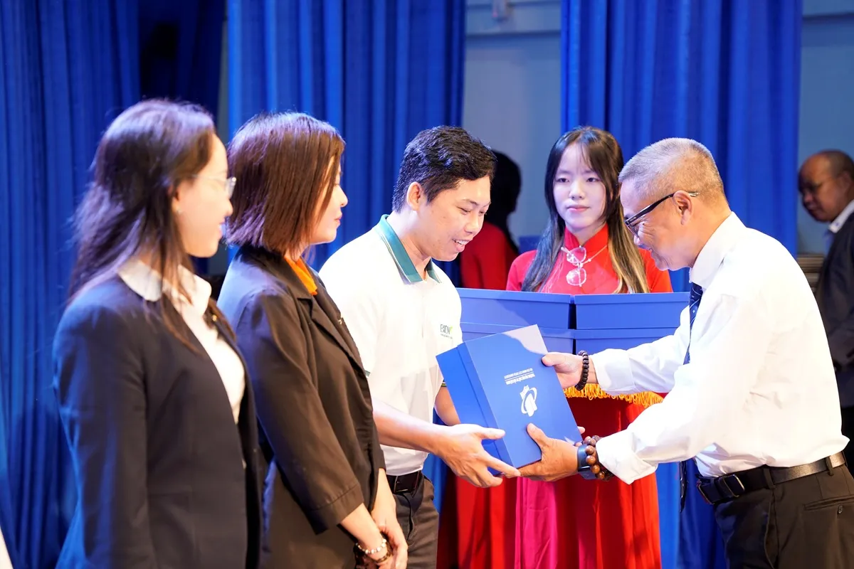 Sinh viên được tuyên dương tại chương trình 