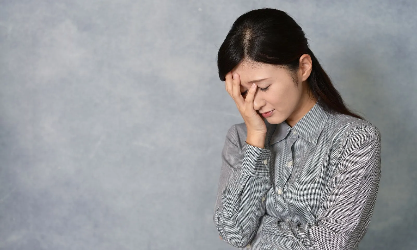 Bị nhà trai cấm cưới, cô gái trẻ chết lặng khi biết lý do