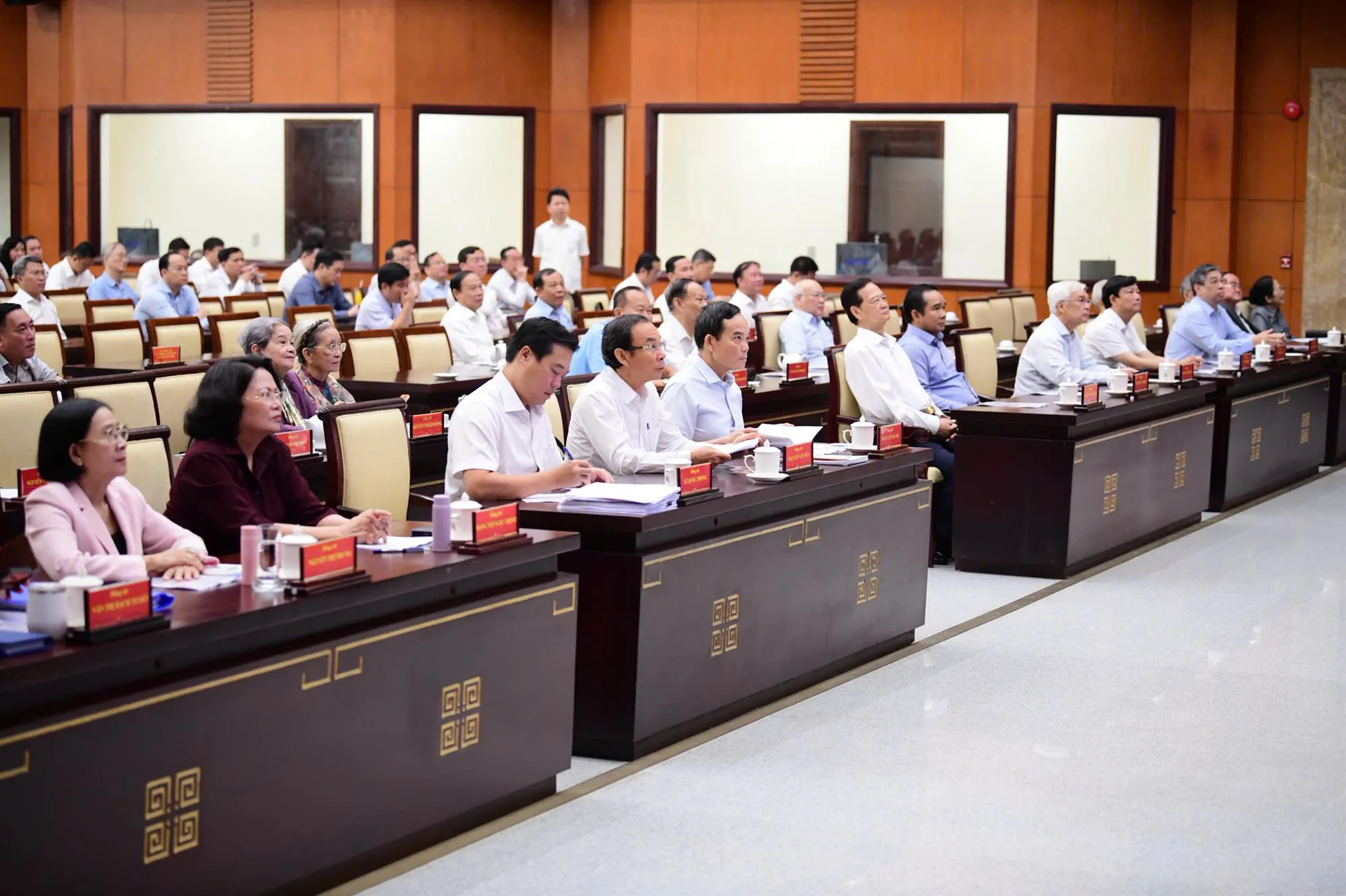 Các đại biểu tham dự Hội nghị toàn quốc nghiên cứu, học tập, quán triệt và triển khai thực hiện Nghị quyết Hội nghị Trung ương 3 tại điểm cầu TP. Hồ Chí Minh - Ảnh: Quang Định - TTO