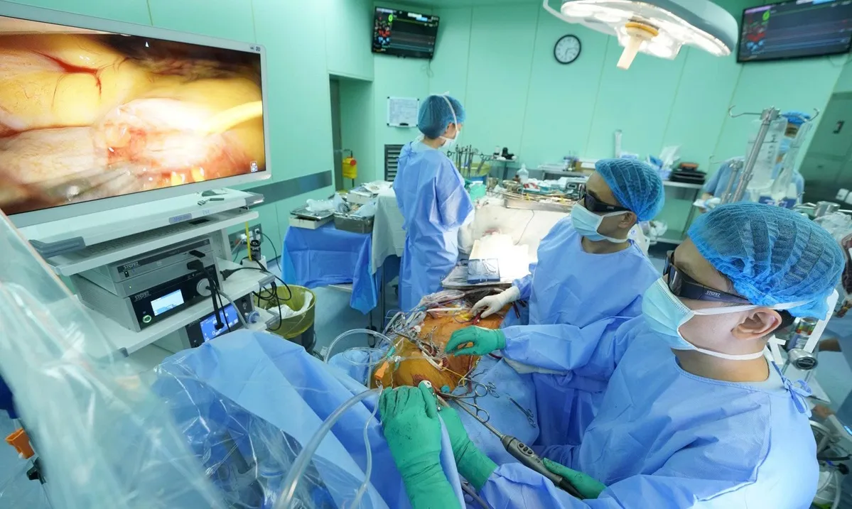 Mổ ít xâm lấn sửa ba van tim