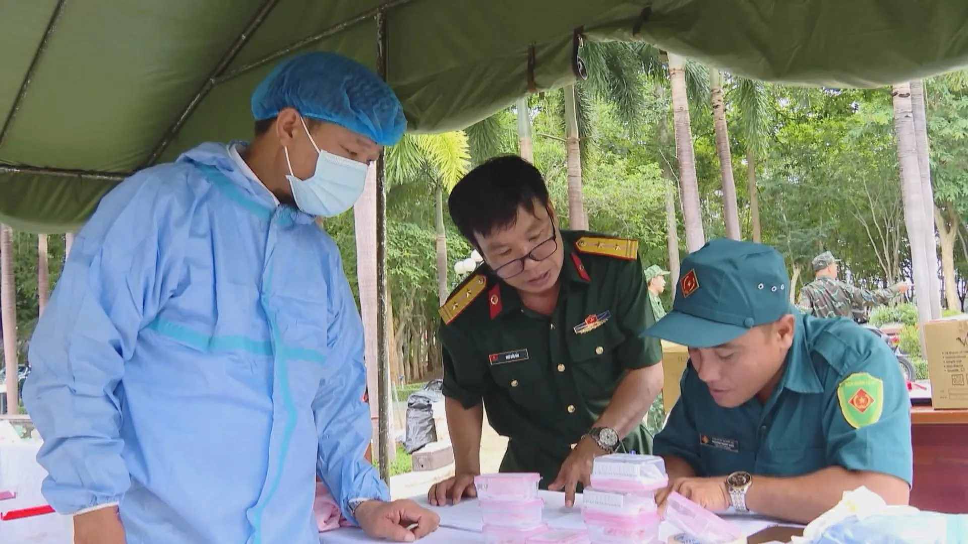 Lấy mẫu ADN, tiếp nối hành trình trả lại tên cho liệt sĩ - Ảnh 5.