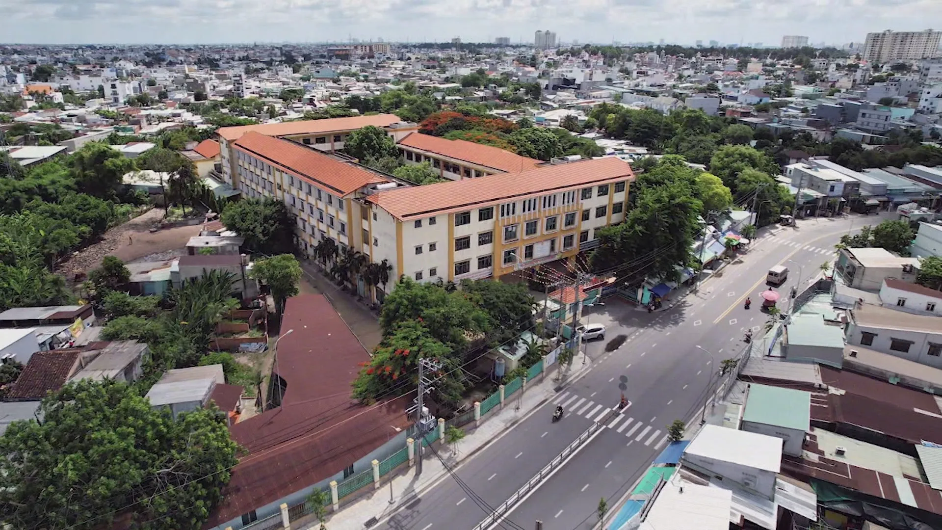 Xã Bà Điểm: Nỗ lực chuyển đổi từ mô hình nông thôn lên phường đô thị - Ảnh 1.