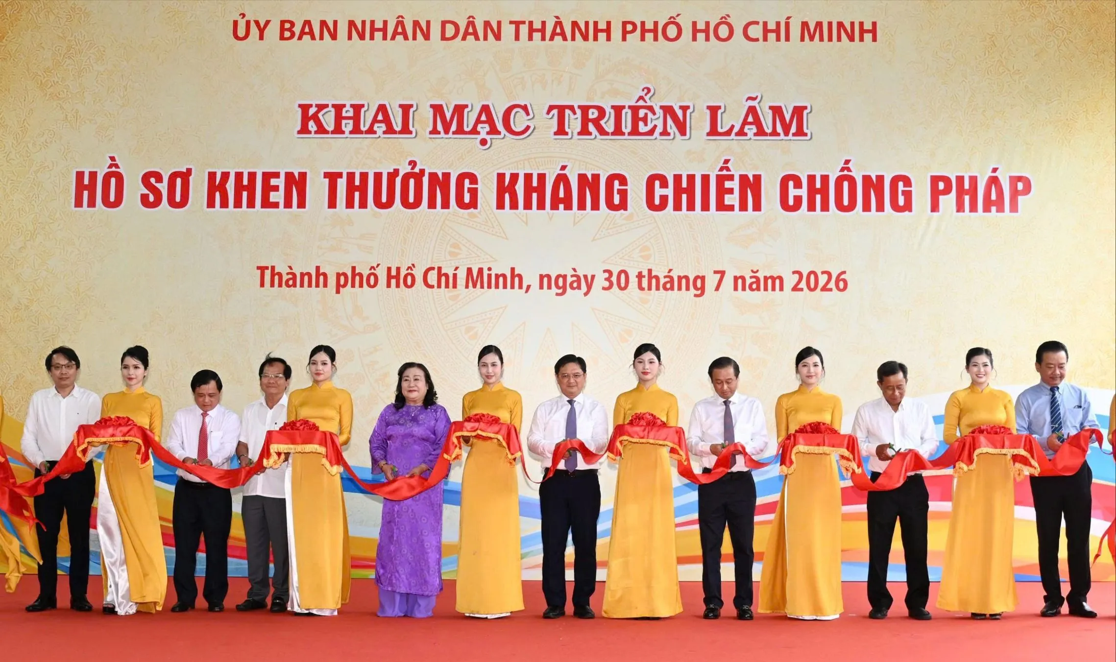khai mạc triển lãm