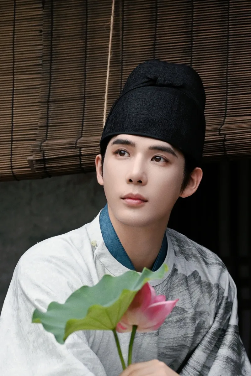 voh-dan-dien-vien-nhat-niem-giang-nam-19