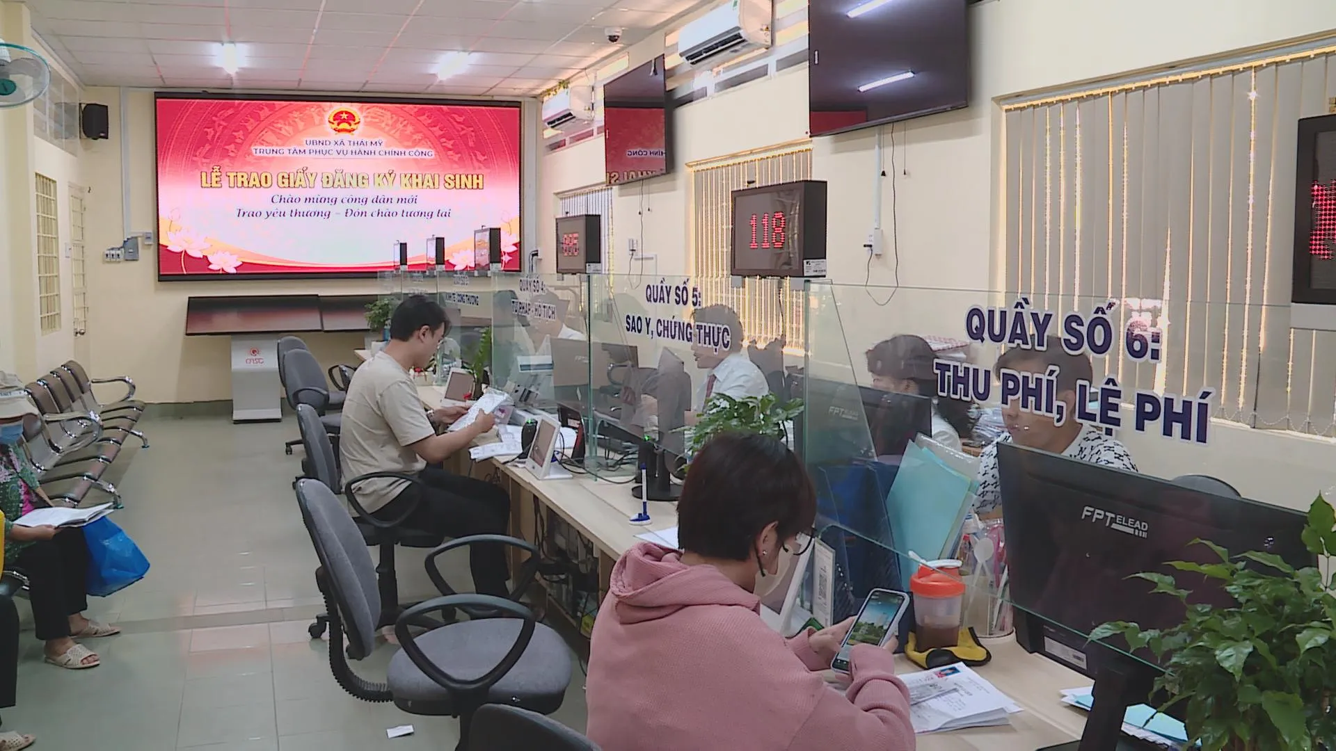 Đăng ký khai sinh - Ảnh HTV