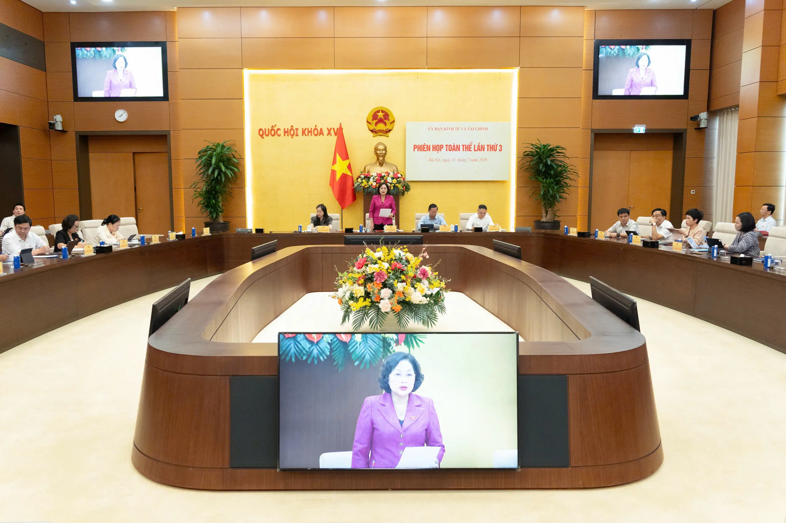 Quang cảnh Phiên họp